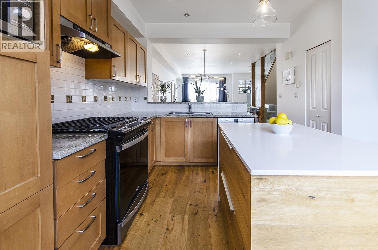 121 3105 Dayanee Springs Boulevard, Coquitlam, British Columbia  V3E 0C2 - Photo 4 - R3113194