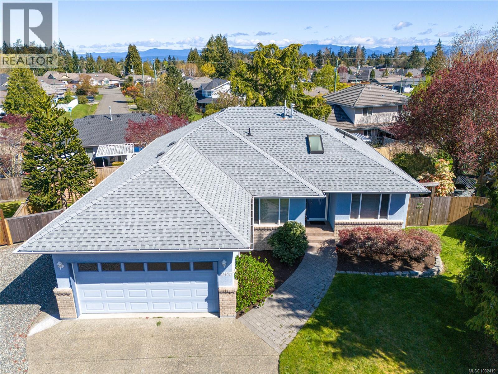 1107 Aery View Way, French Creek, British Columbia