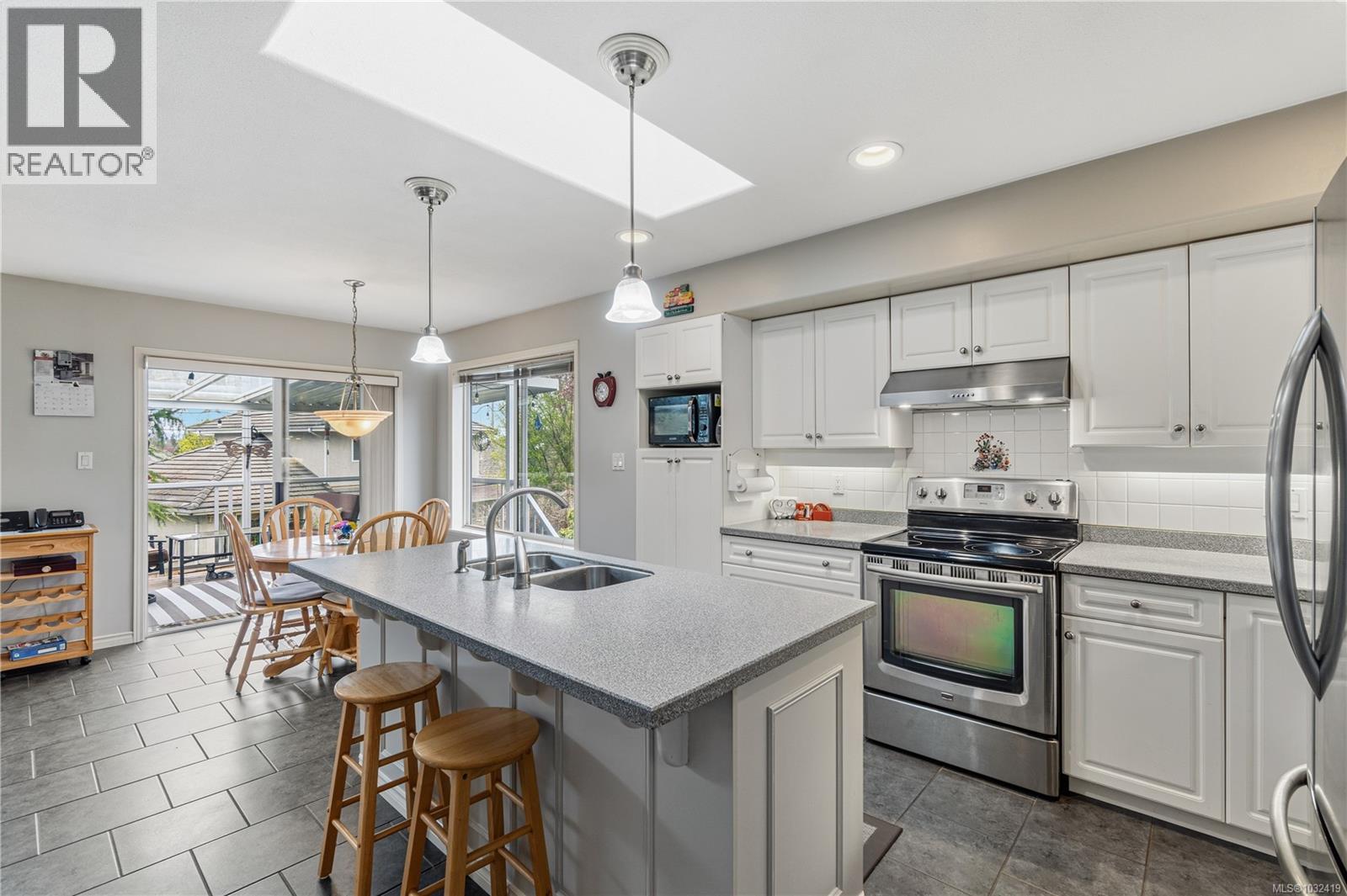 1107 Aery View Way, French Creek, British Columbia  V9P 2N9 - Photo 4 - 1032419