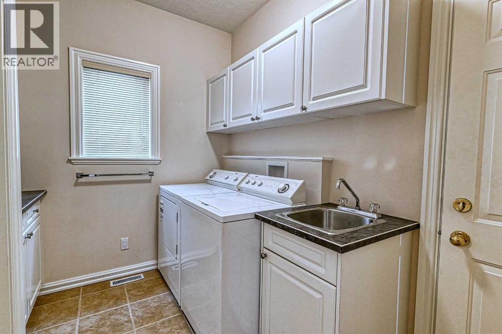 253 Patterson Boulevard Sw, Calgary, Alberta  T3H 3J6 - Photo 25 - A2301955