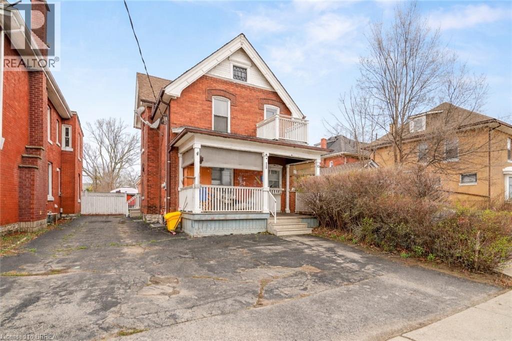 10 HENRIETTA Street, Brantford, Ontario