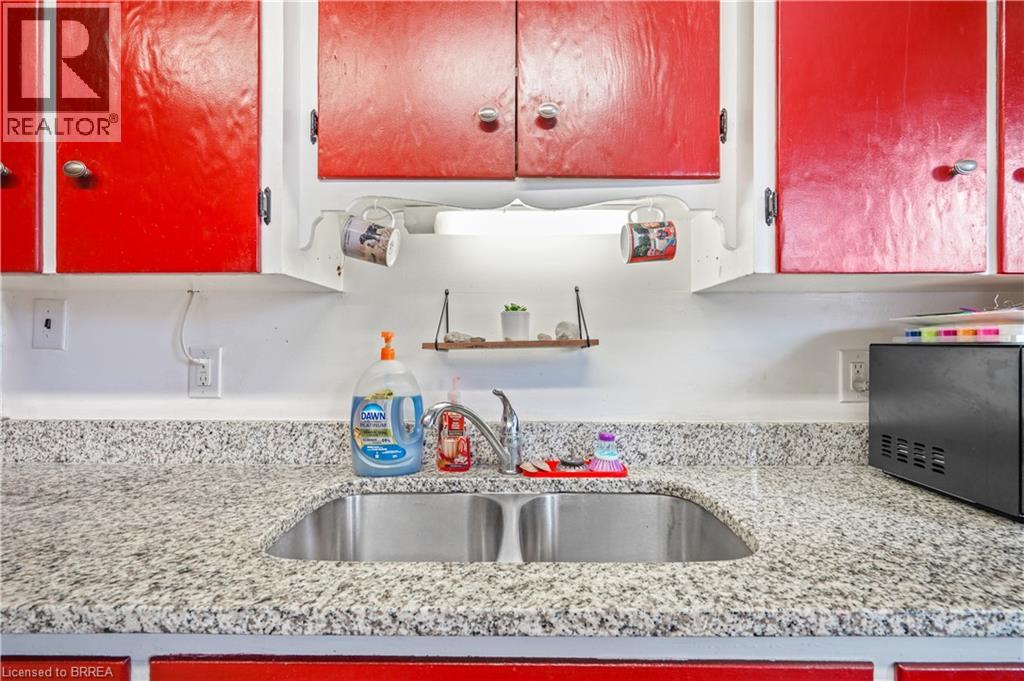 10 Henrietta Street, Brantford, Ontario  N3T 3Y9 - Photo 24 - 40820247