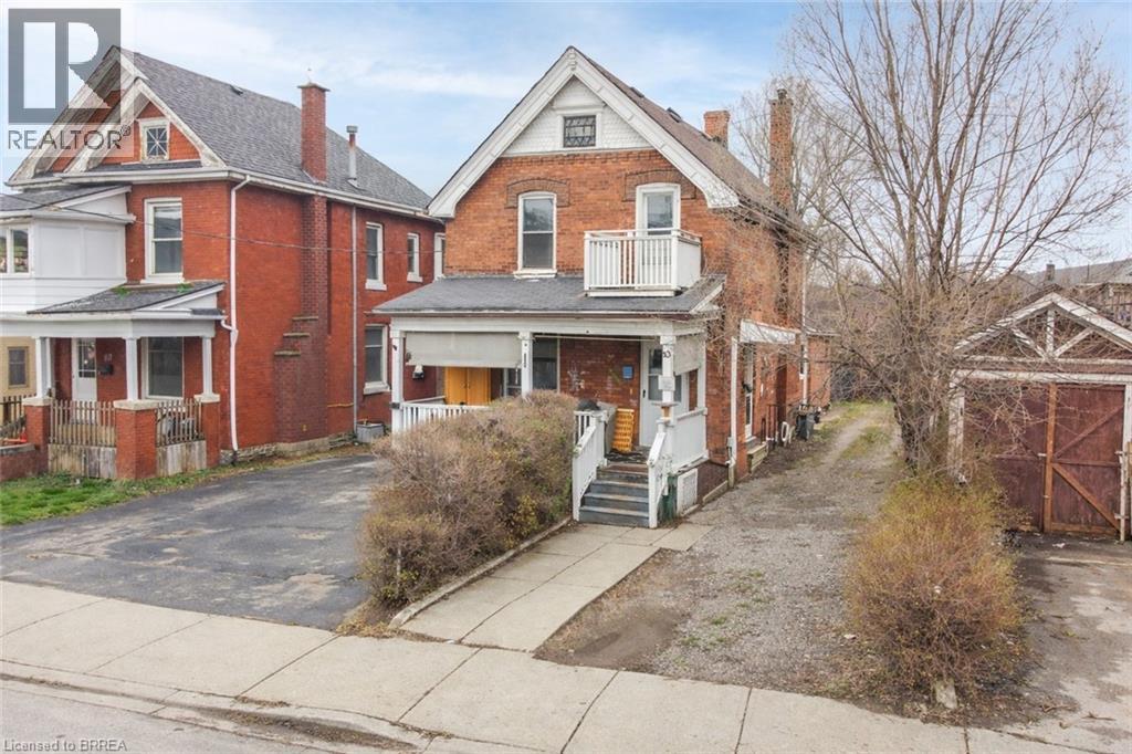 10 Henrietta Street, Brantford, Ontario  N3T 3Y9 - Photo 3 - 40820247