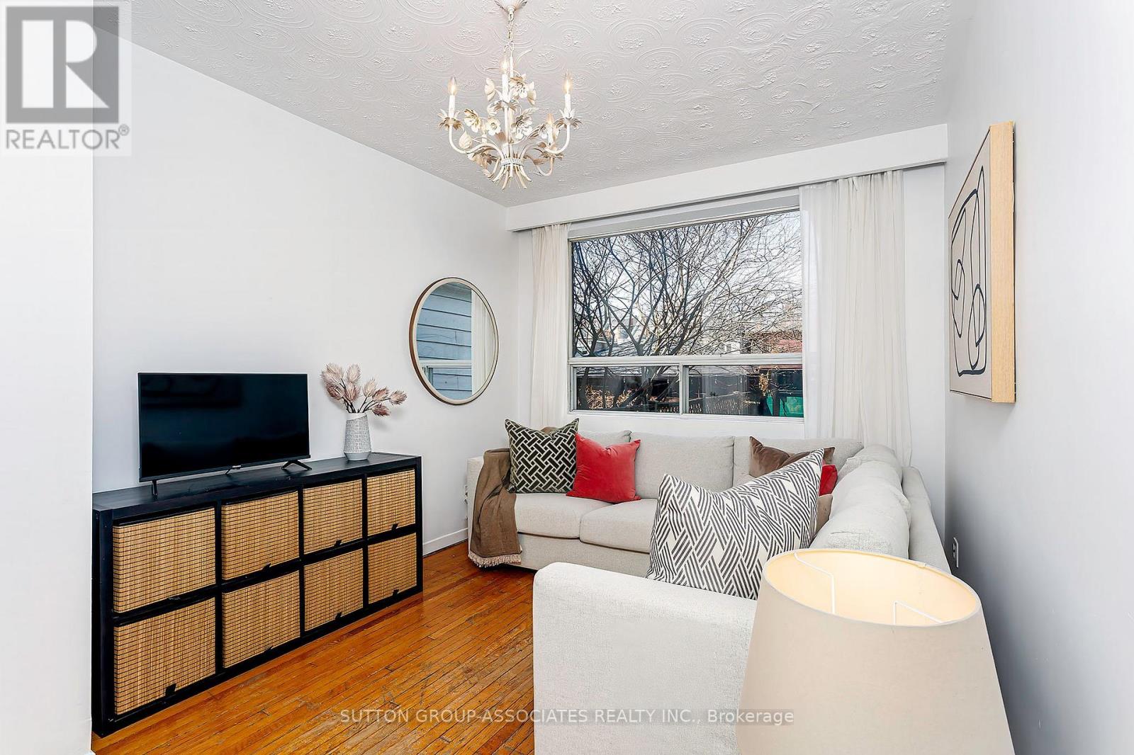 62 Marion Street, Toronto, Ontario  M6R 1E7 - Photo 7 - W13019692