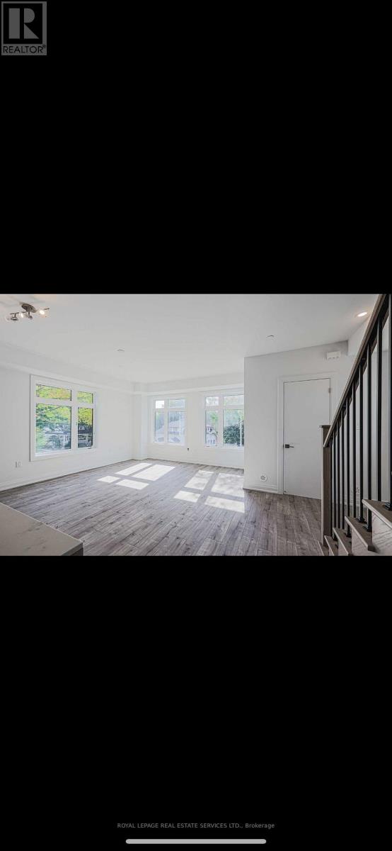 23 - 28 Marina Avenue, Toronto (Long Branch), Ontario  M8W 1K3 - Photo 4 - W13019706