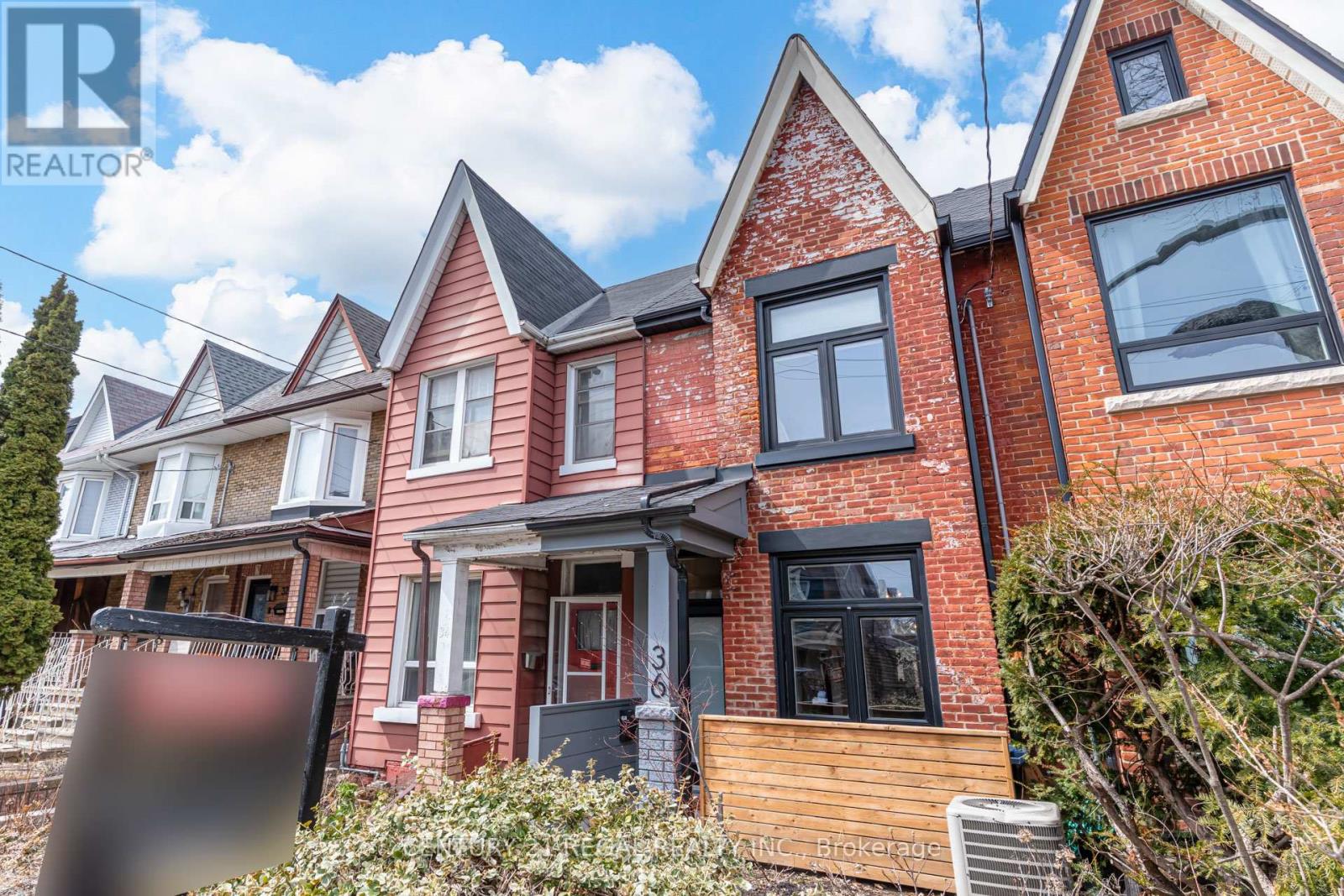 36 Golden Avenue, Toronto, Ontario  M6R 2J4 - Photo 2 - W13019722