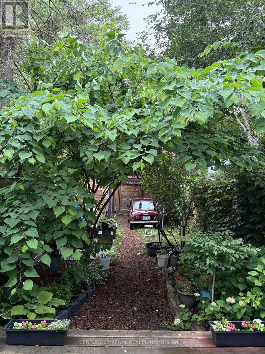 36 Golden Avenue, Toronto, Ontario  M6R 2J4 - Photo 46 - W13019722