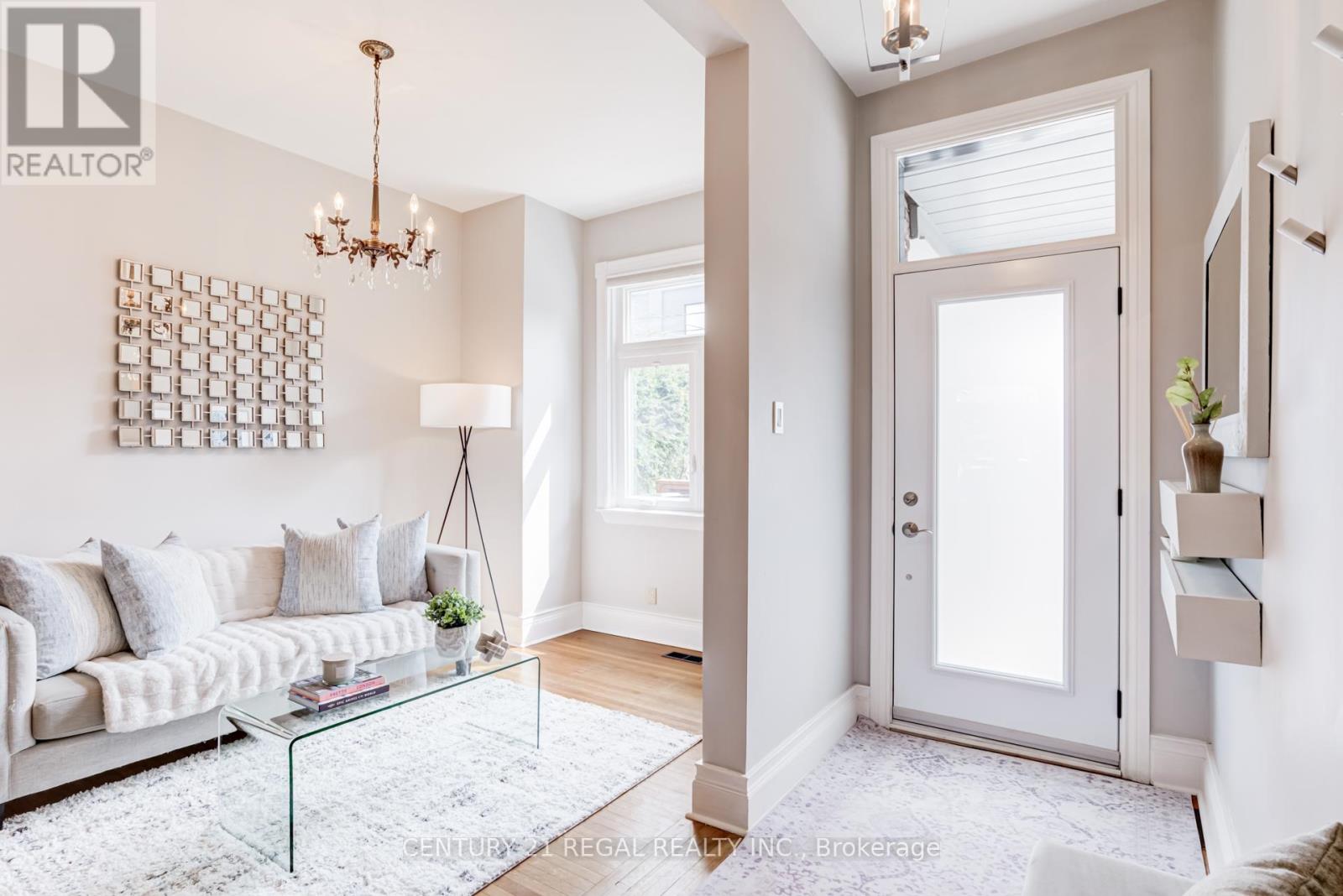 36 Golden Avenue, Toronto, Ontario  M6R 2J4 - Photo 6 - W13019722