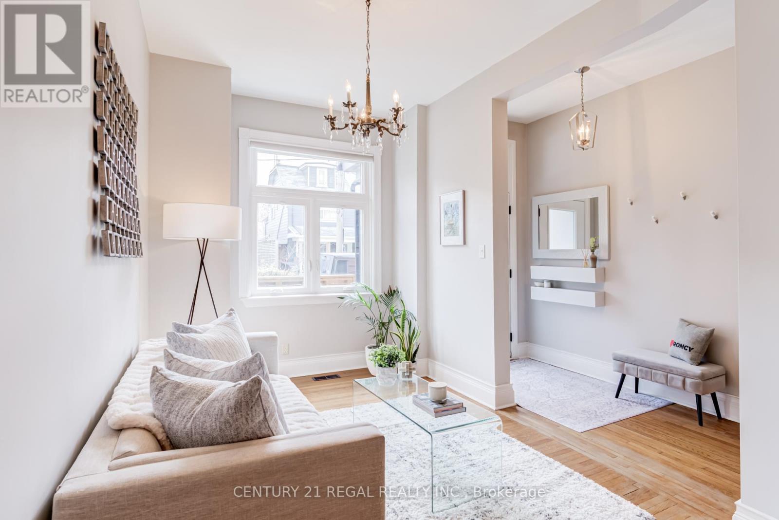 36 Golden Avenue, Toronto, Ontario  M6R 2J4 - Photo 9 - W13019722