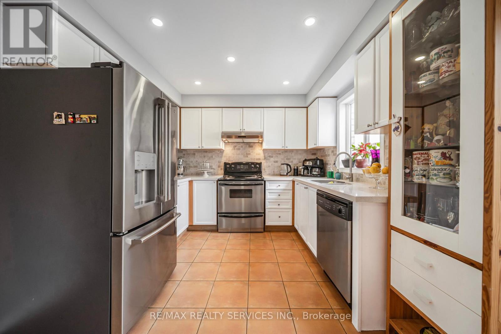 81 Roadmaster Lane, Brampton (Fletcher's Meadow), Ontario  L7A 3A8 - Photo 13 - W13019782