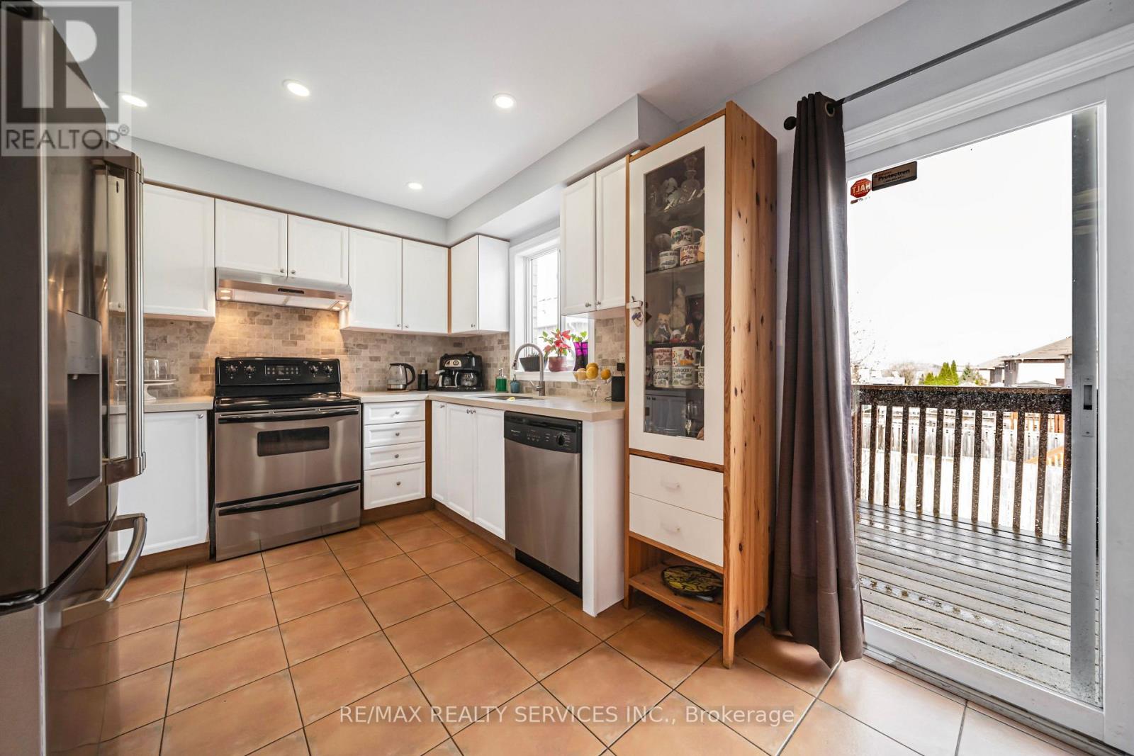 81 Roadmaster Lane, Brampton (Fletcher's Meadow), Ontario  L7A 3A8 - Photo 14 - W13019782