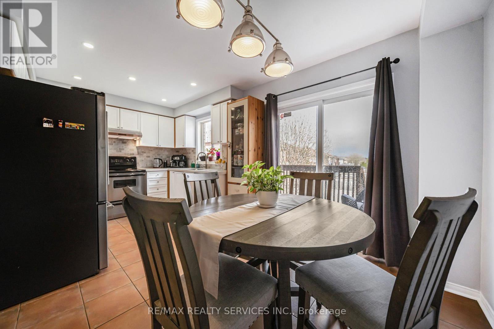 81 Roadmaster Lane, Brampton (Fletcher's Meadow), Ontario  L7A 3A8 - Photo 17 - W13019782