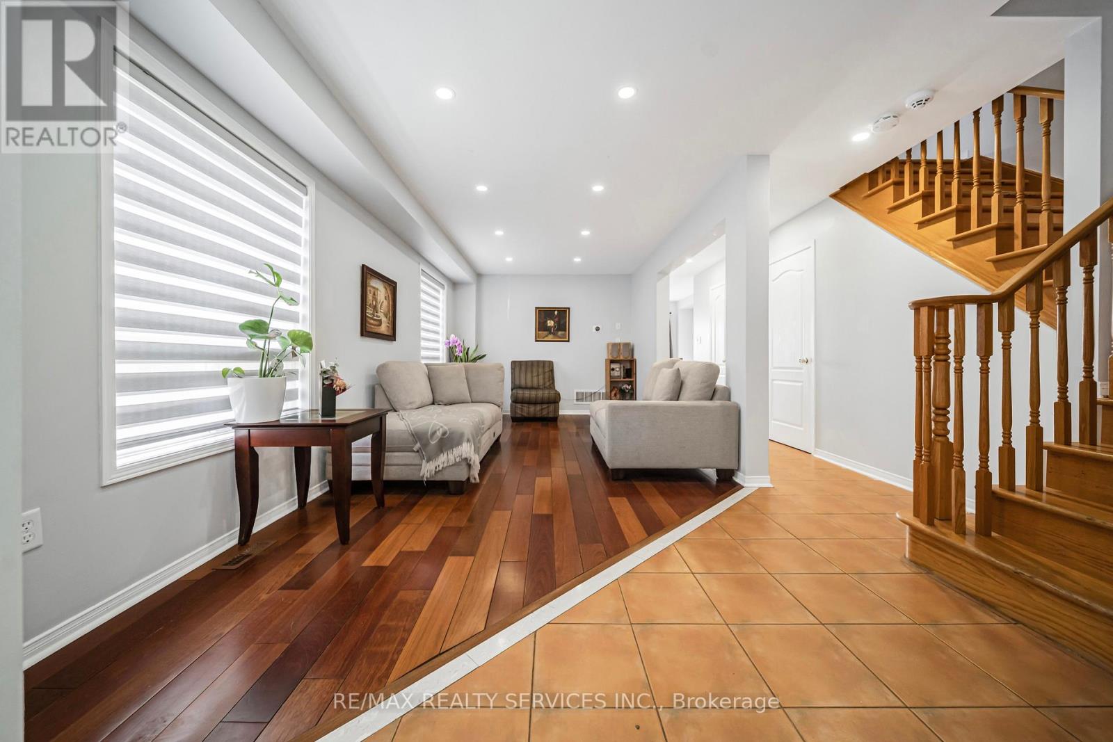 81 Roadmaster Lane, Brampton (Fletcher's Meadow), Ontario  L7A 3A8 - Photo 7 - W13019782