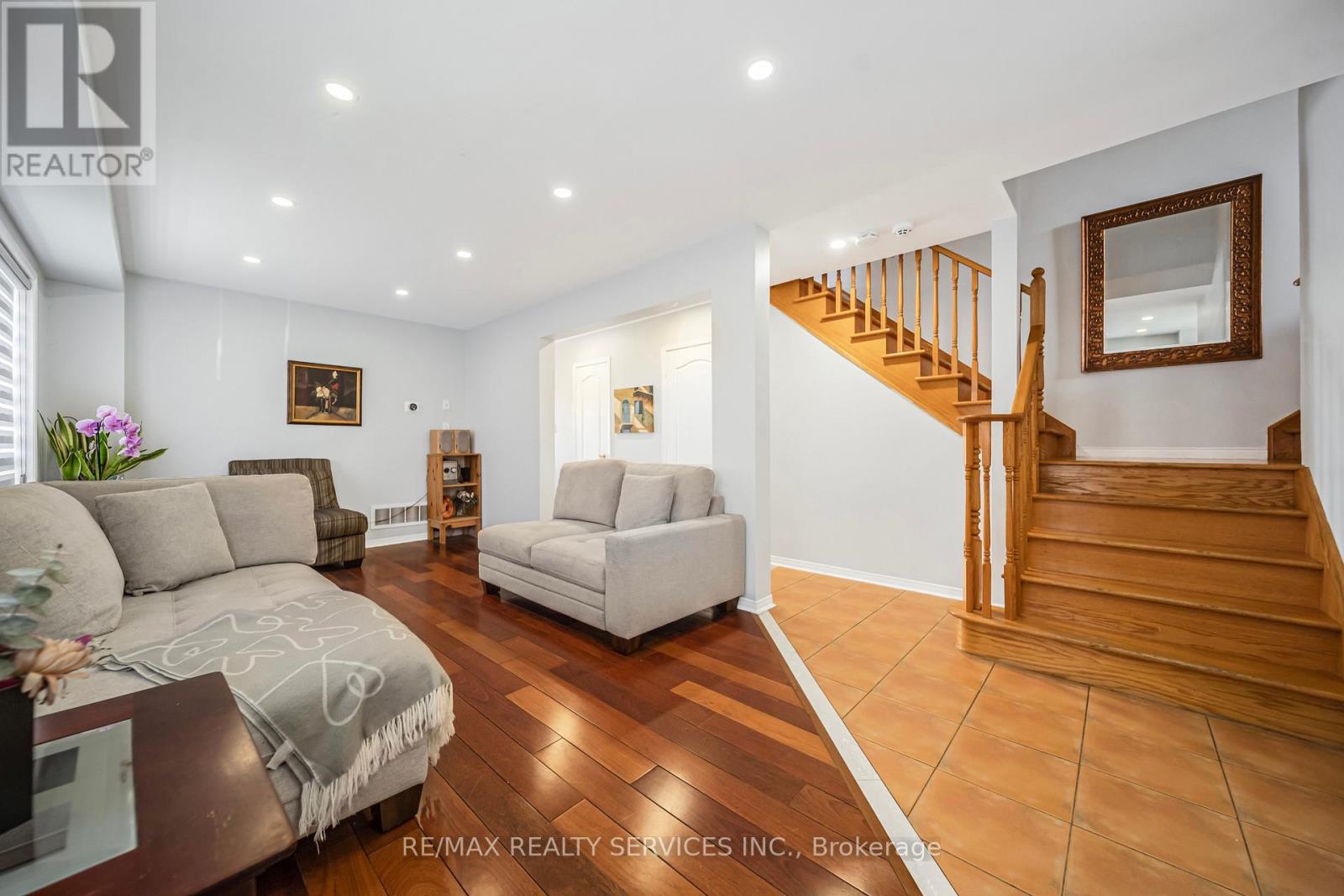 81 Roadmaster Lane, Brampton (Fletcher's Meadow), Ontario  L7A 3A8 - Photo 9 - W13019782