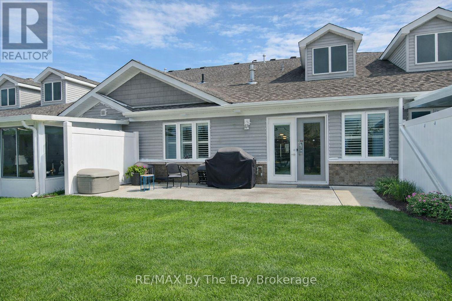 30 Ivy Crescent, Wasaga Beach, Ontario  L9Z 0H8 - Photo 2 - S12903064