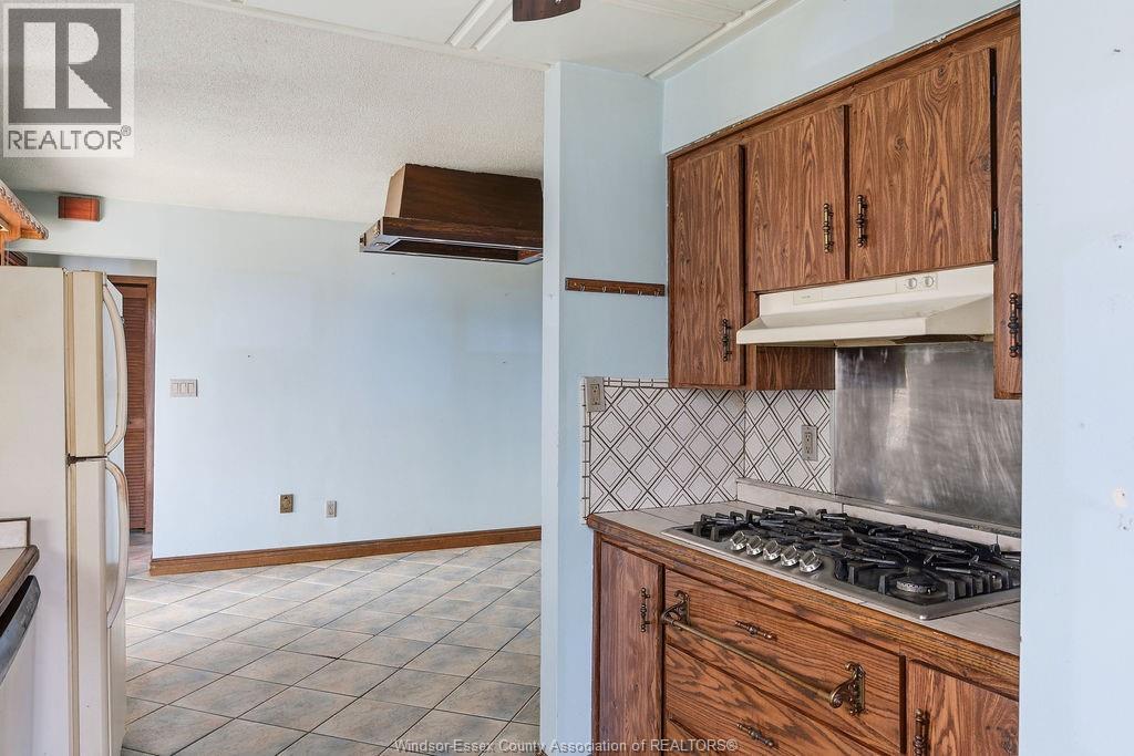 2417 Pillette Road, Windsor, Ontario  N8T 1P7 - Photo 12 - 26008556