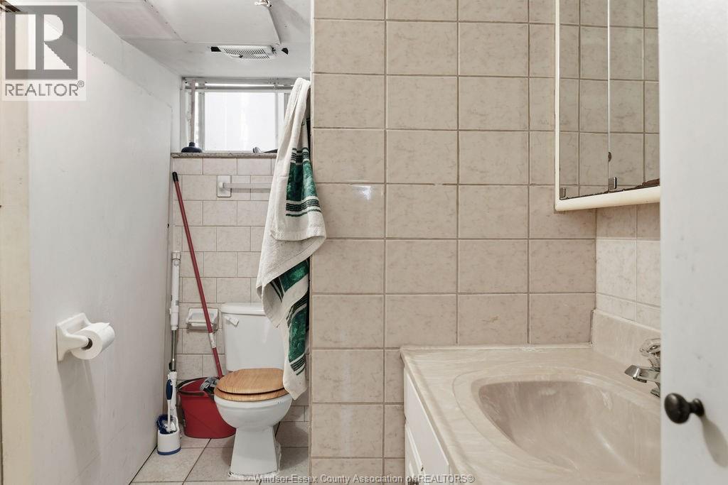 2417 Pillette Road, Windsor, Ontario  N8T 1P7 - Photo 29 - 26008556