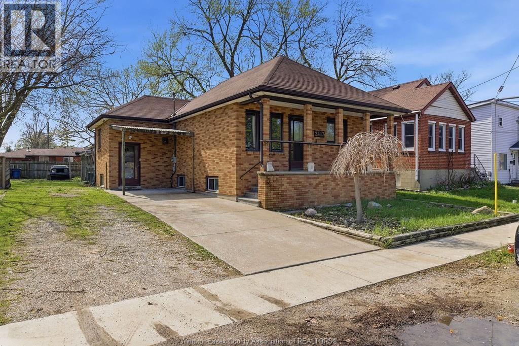 2417 Pillette Road, Windsor, Ontario  N8T 1P7 - Photo 3 - 26008556