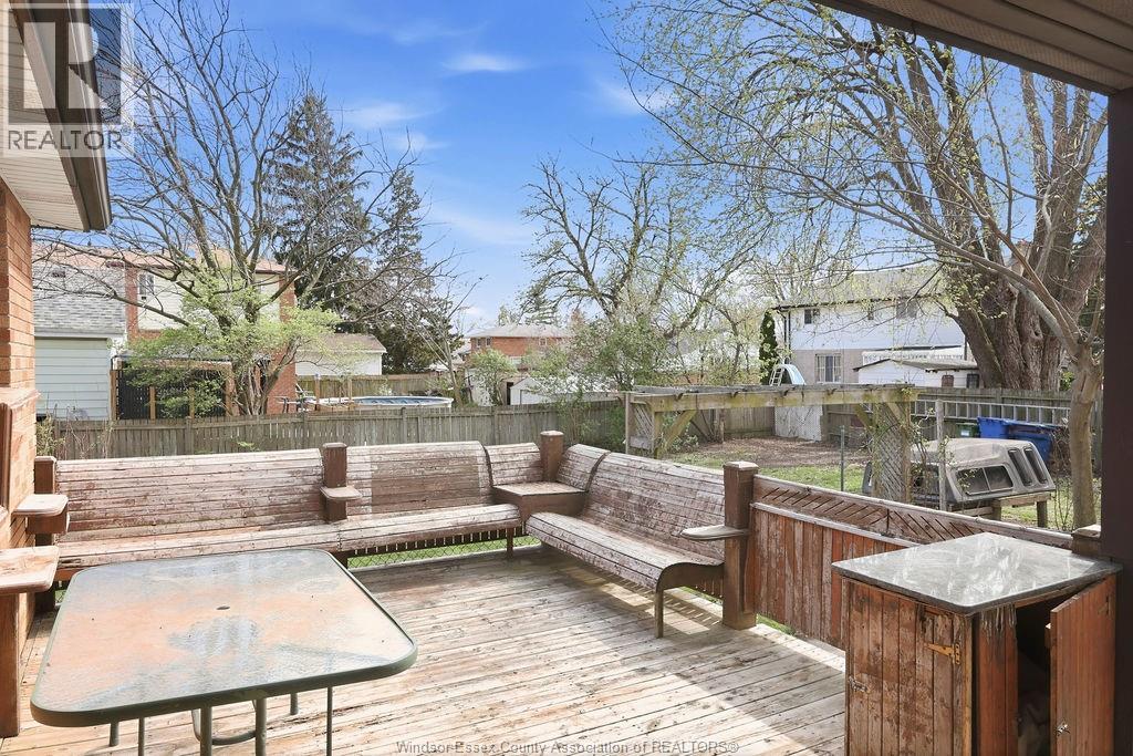 2417 Pillette Road, Windsor, Ontario  N8T 1P7 - Photo 33 - 26008556