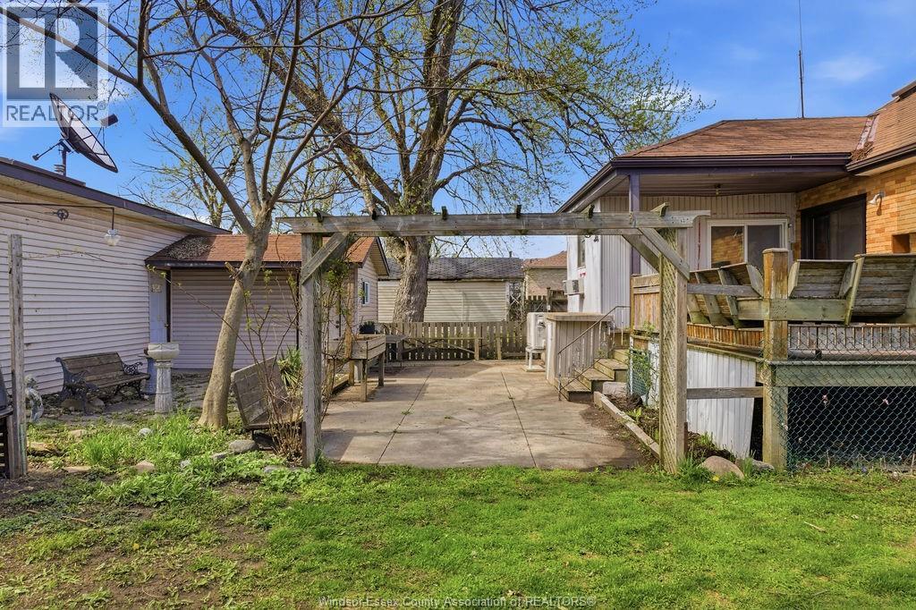 2417 Pillette Road, Windsor, Ontario  N8T 1P7 - Photo 36 - 26008556
