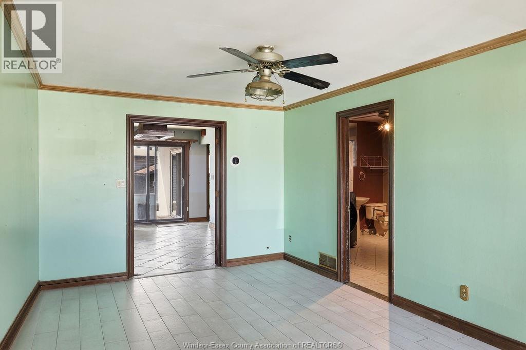 2417 Pillette Road, Windsor, Ontario  N8T 1P7 - Photo 6 - 26008556