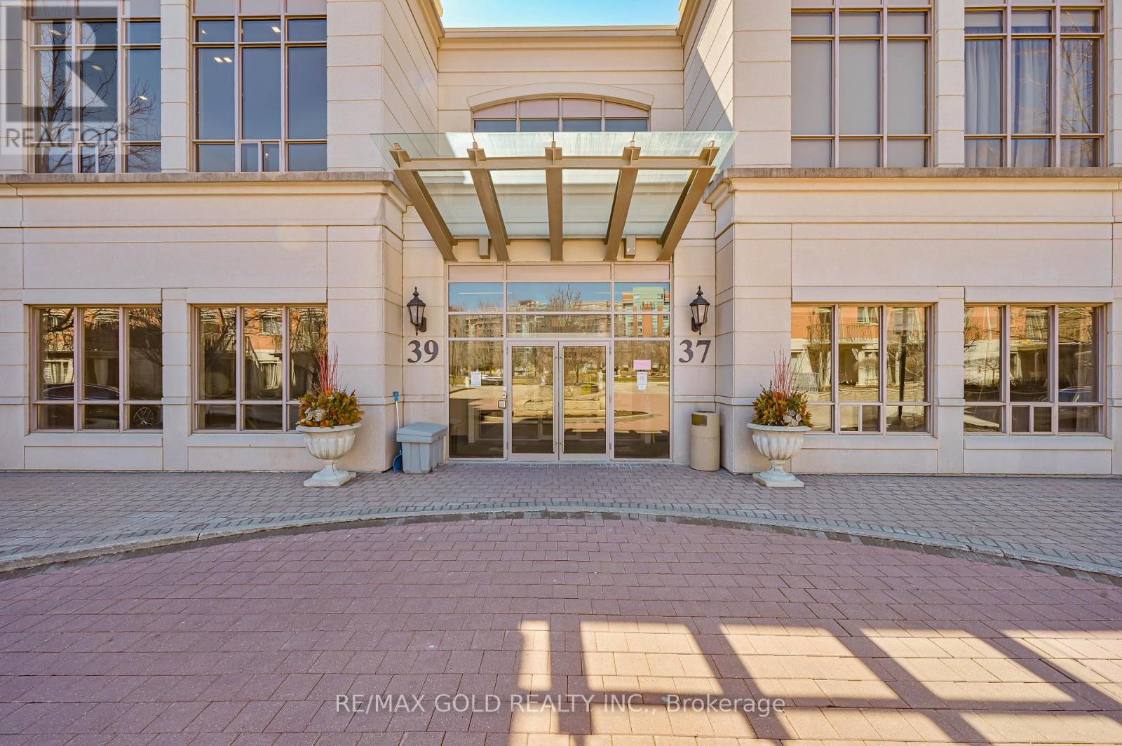 319 - 37 GALLERIA PARKWAY, Markham, Ontario