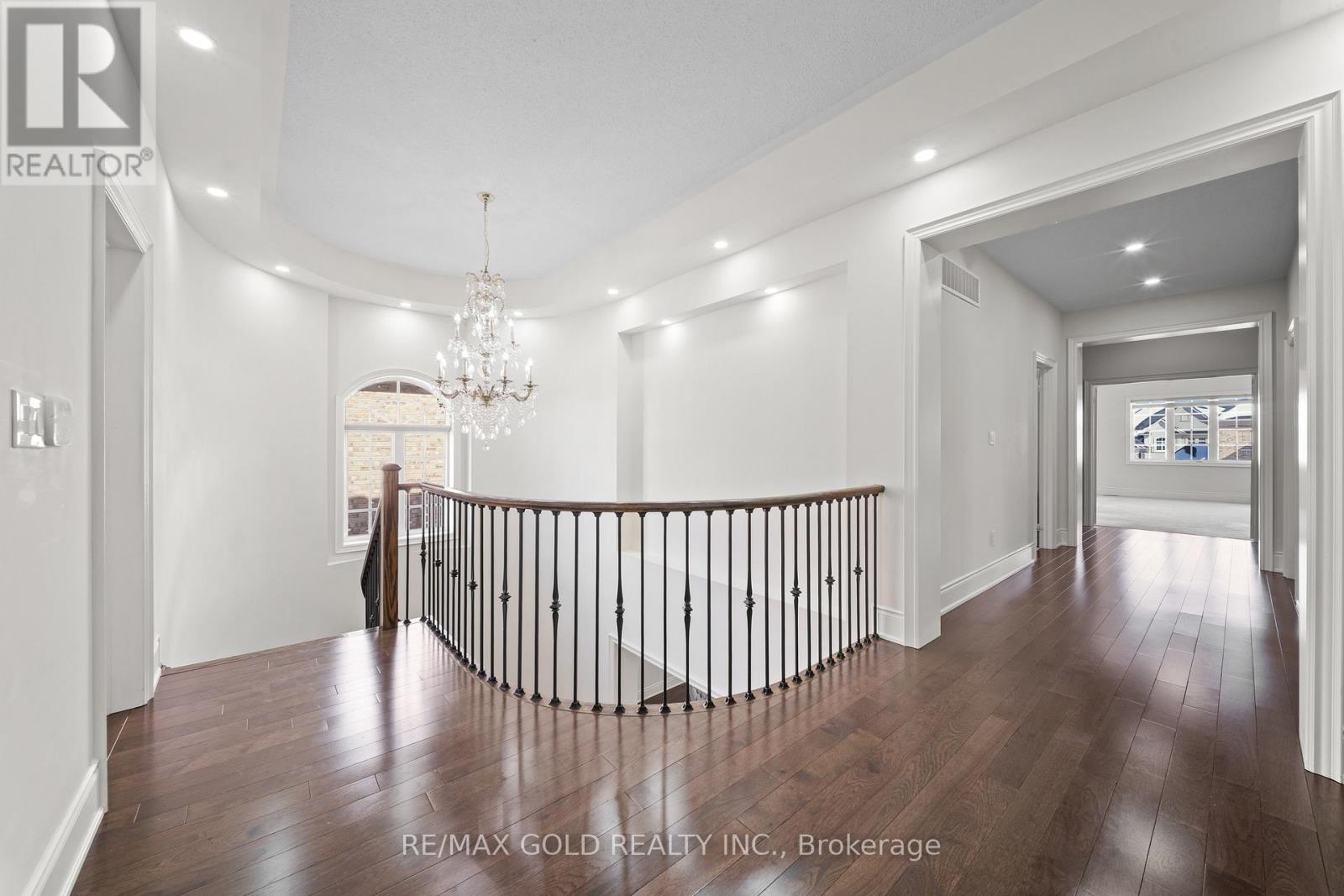 8 Markey Court, Brampton, Ontario  L6P 4L1 - Photo 21 - W12849302