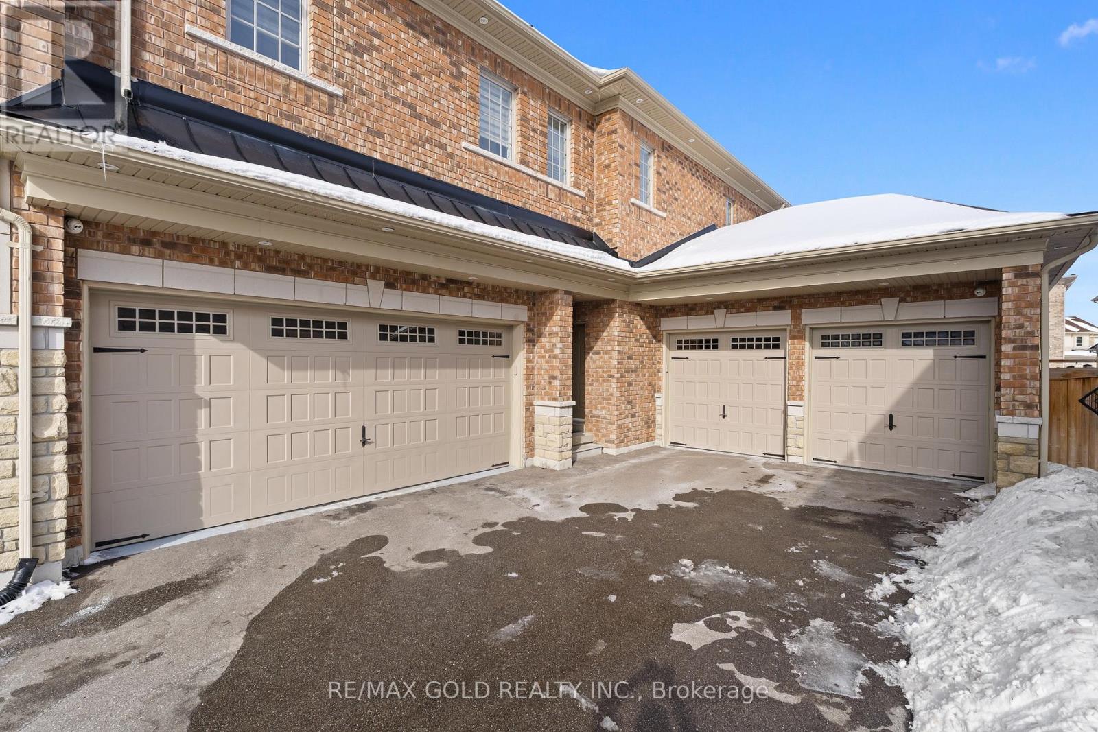 8 Markey Court, Brampton, Ontario  L6P 4L1 - Photo 38 - W12849302