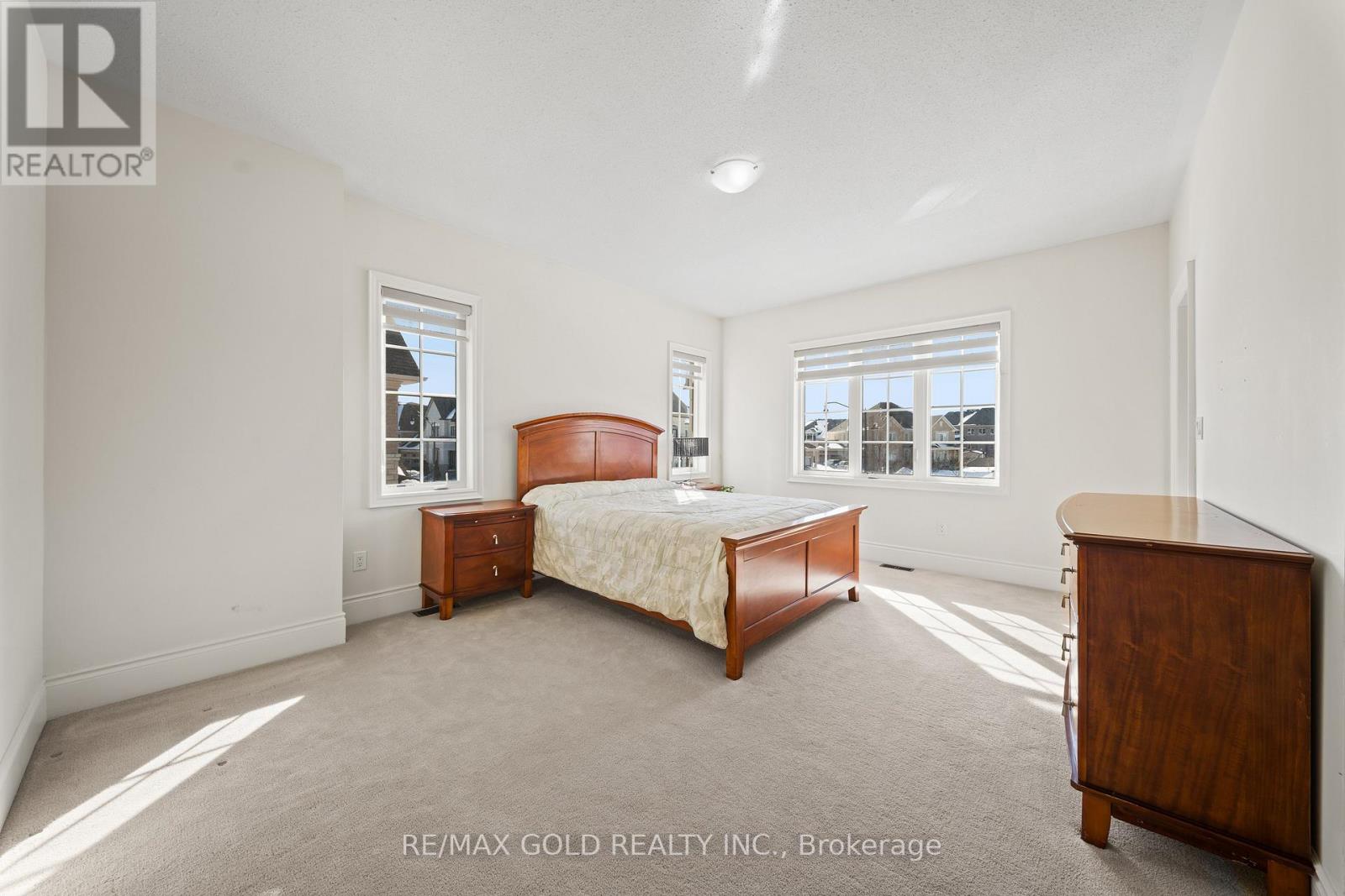 8 Markey Court, Brampton, Ontario  L6P 4L1 - Photo 31 - W12849302