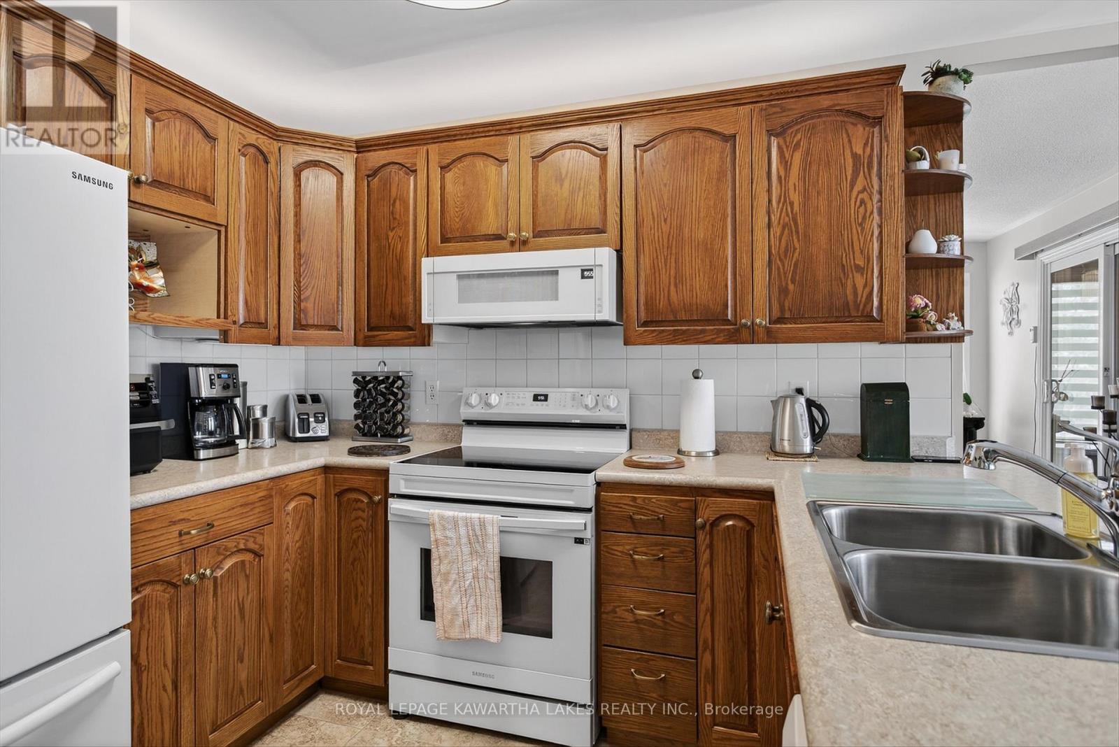 20 Cedartree Lane, Kawartha Lakes, Ontario  K0M 1A0 - Photo 12 - X12817958