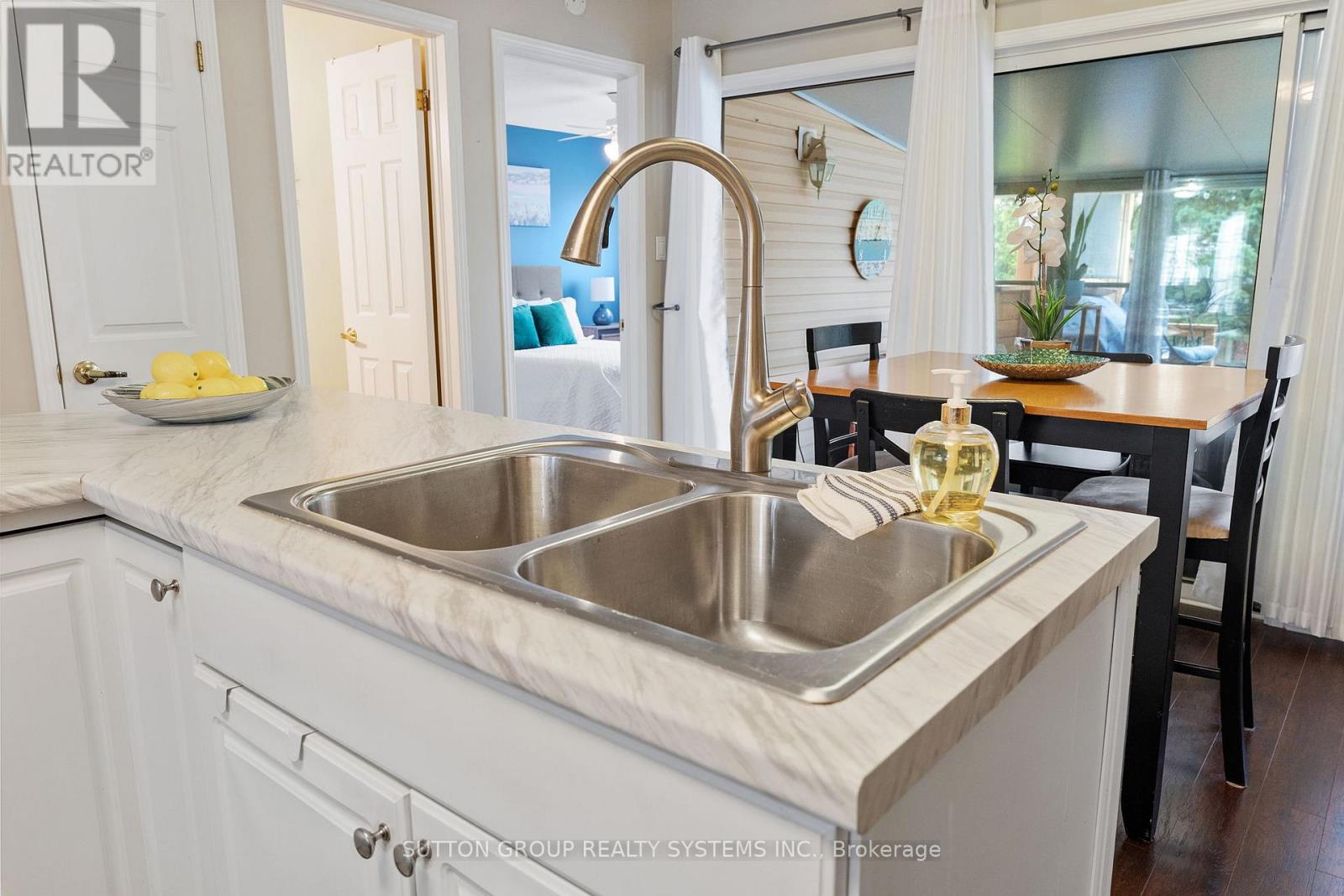 21 Long Point Boulevard, Norfolk (Port Rowan), Ontario  N0E 1M0 - Photo 11 - X13019758