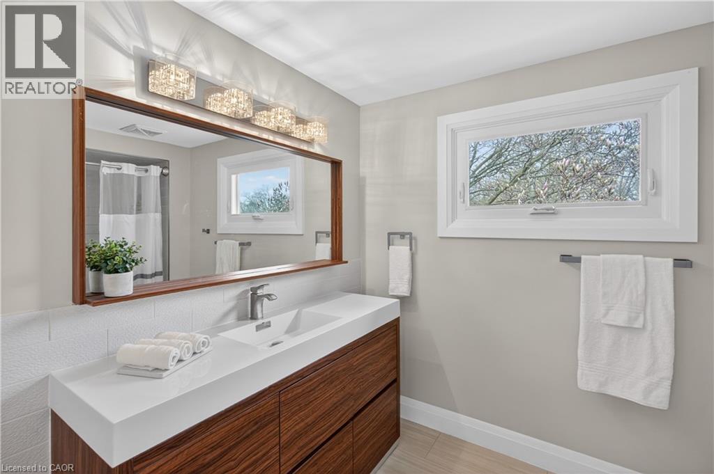 1878 Heather Hills Drive, Burlington, Ontario  L7P 3A3 - Photo 22 - 40822410