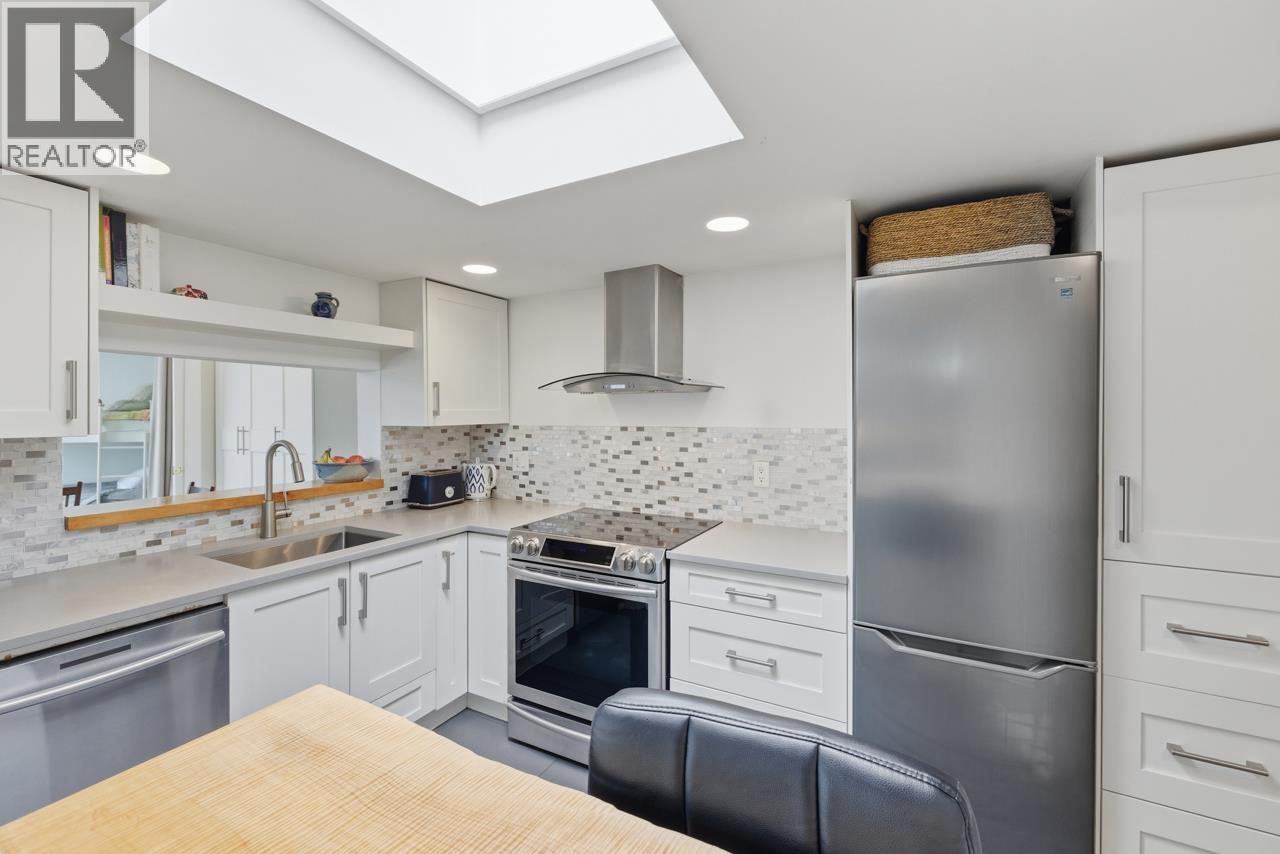 1004 995 Roche Point Drive, North Vancouver, British Columbia  V7H 2X4 - Photo 8 - R3104932