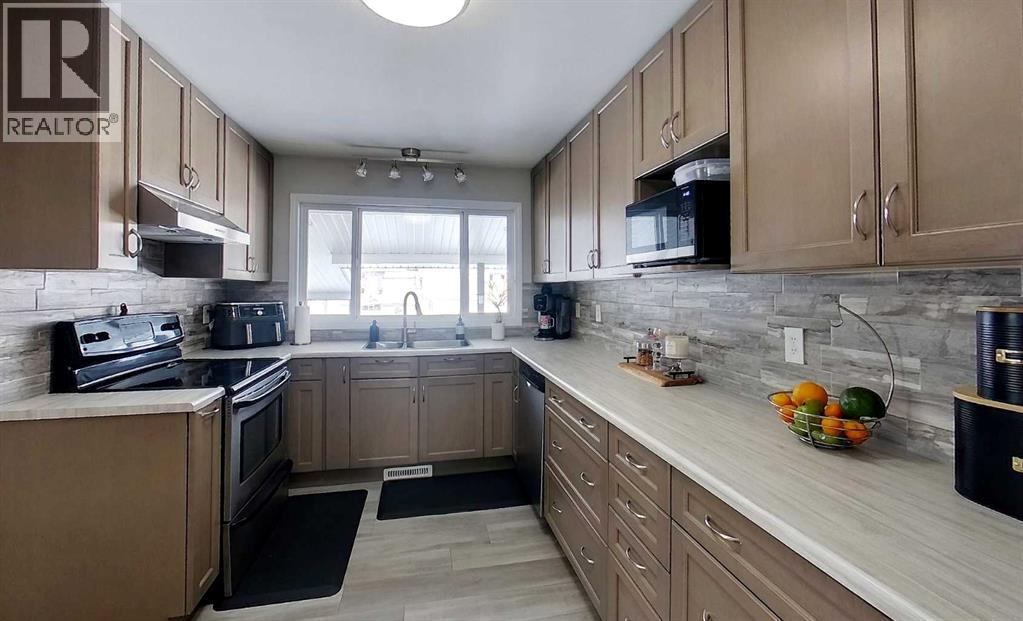 4230 5 Avenue, Edson, Alberta  T7E 1A5 - Photo 9 - A2296482