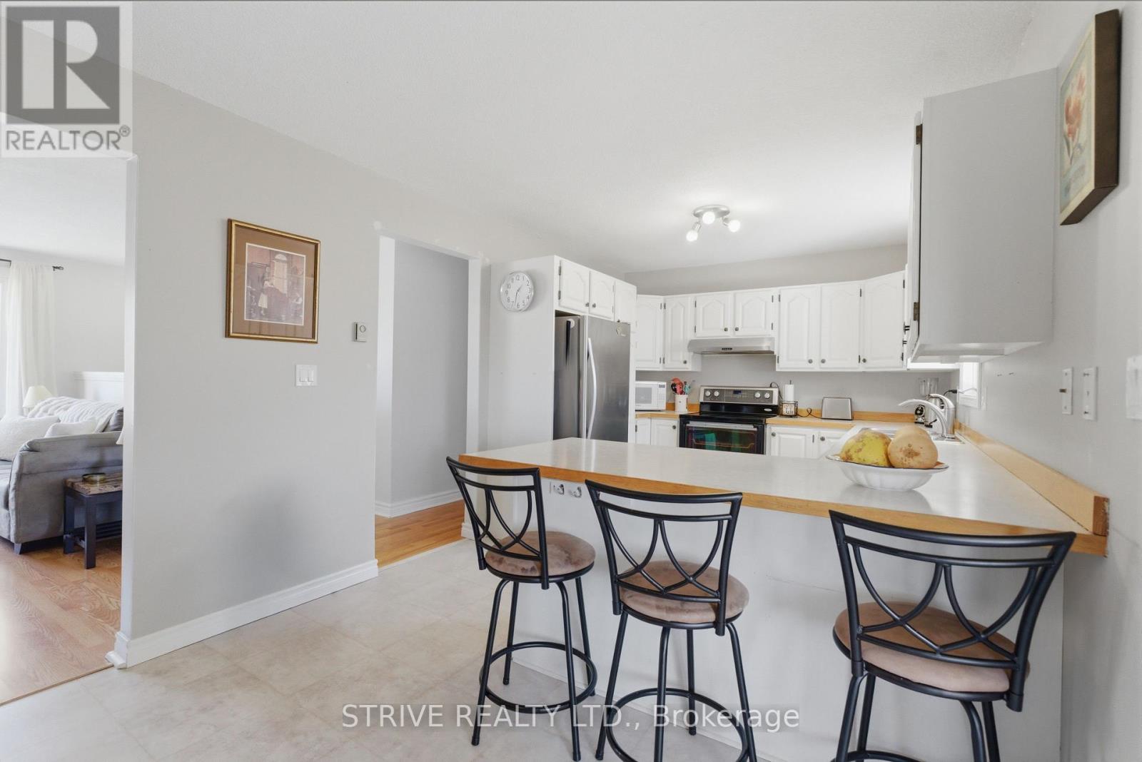 524 Lisbon Court, Oshawa, Ontario  L1J 6R3 - Photo 11 - E13020204