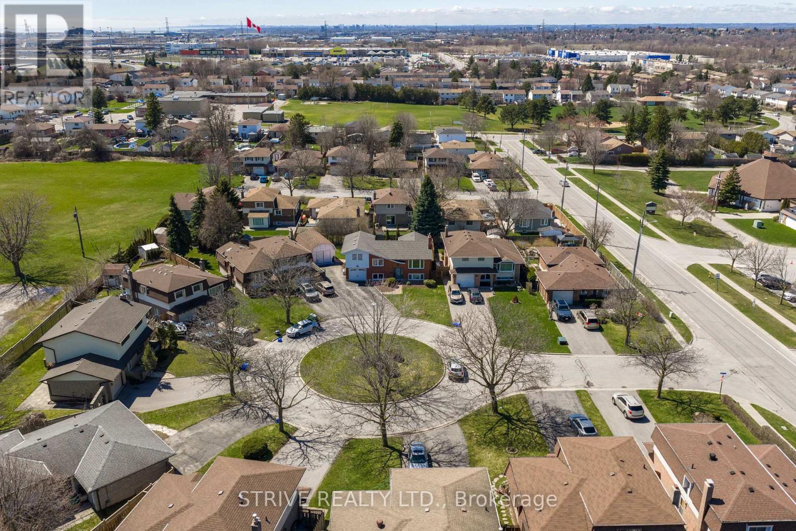 524 Lisbon Court, Oshawa, Ontario  L1J 6R3 - Photo 3 - E13020204