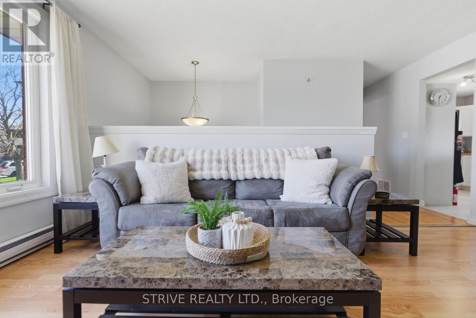 524 Lisbon Court, Oshawa, Ontario  L1J 6R3 - Photo 7 - E13020204