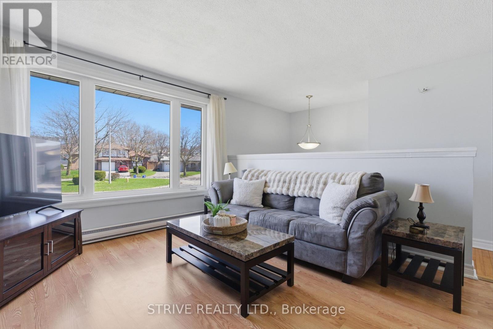 524 Lisbon Court, Oshawa, Ontario  L1J 6R3 - Photo 8 - E13020204