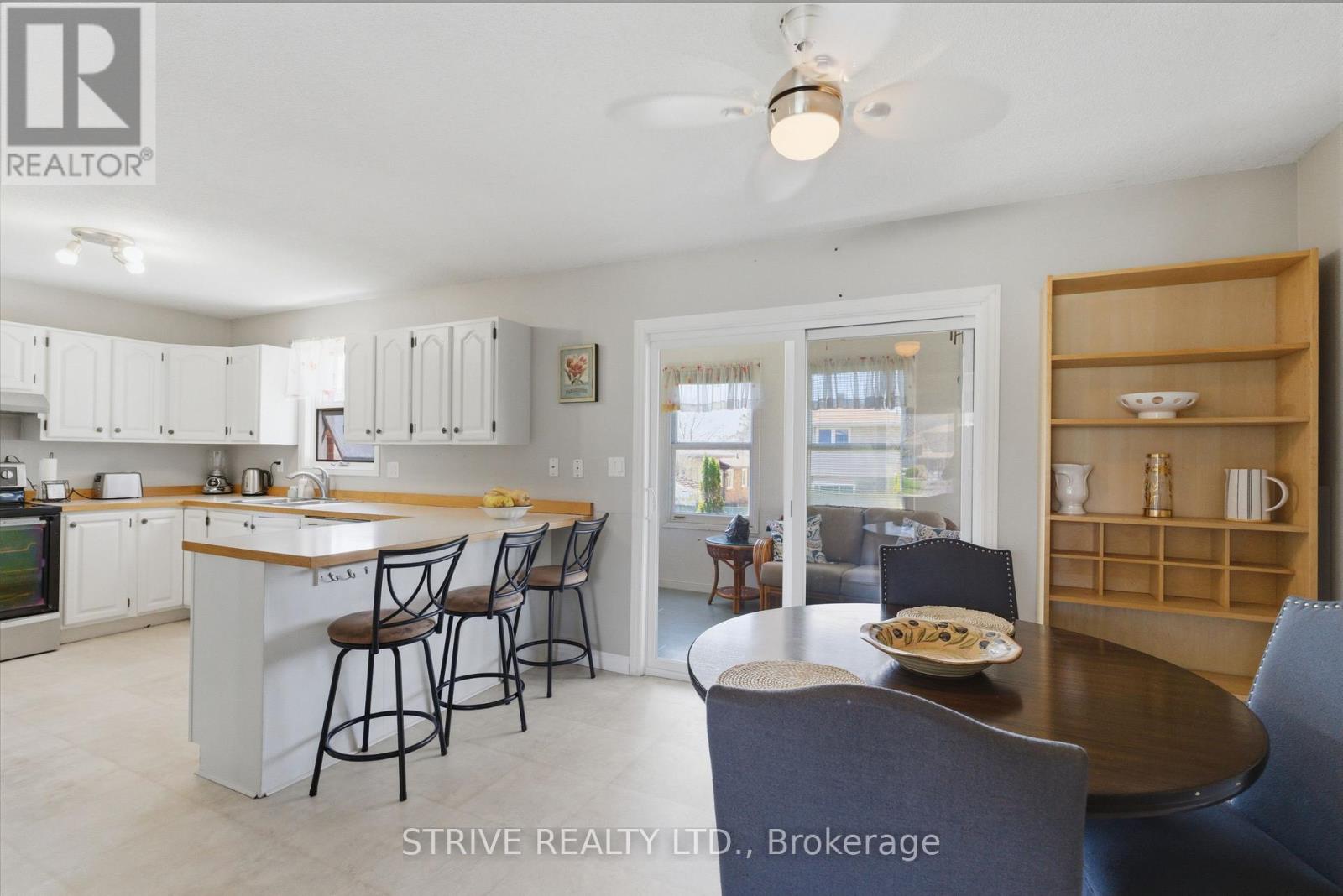 524 Lisbon Court, Oshawa, Ontario  L1J 6R3 - Photo 9 - E13020204