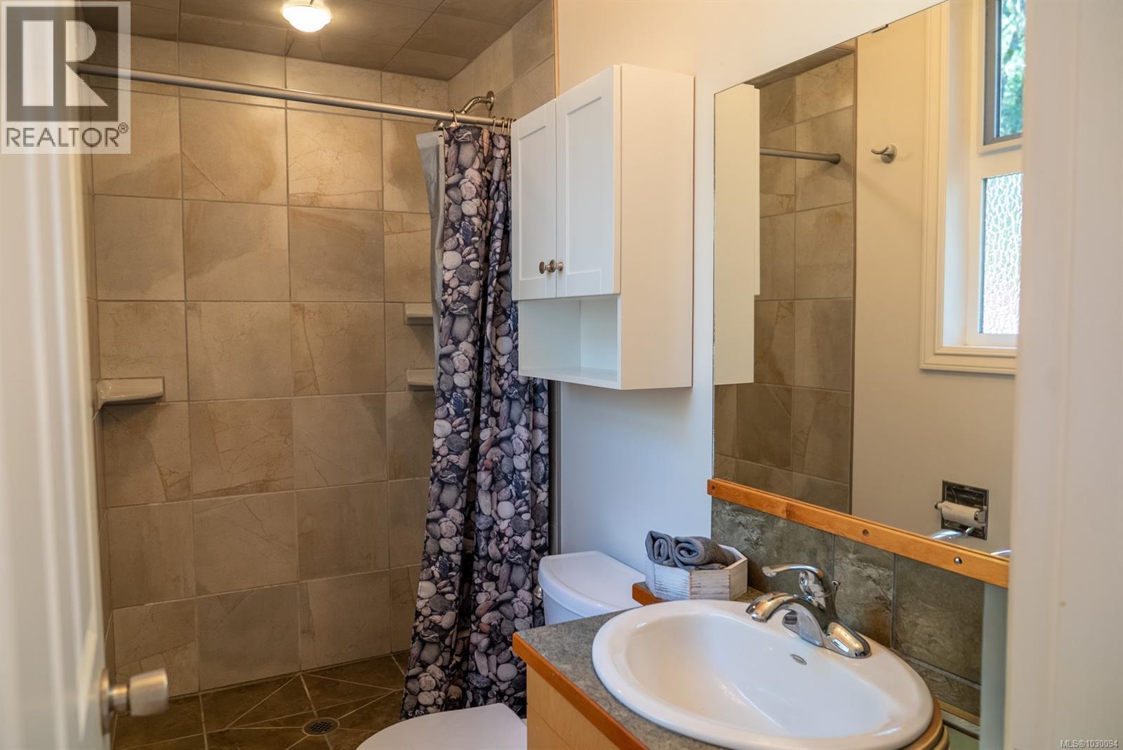 9868 Castle Rd, Pender Island, British Columbia  V0N 2M3 - Photo 11 - 1030094