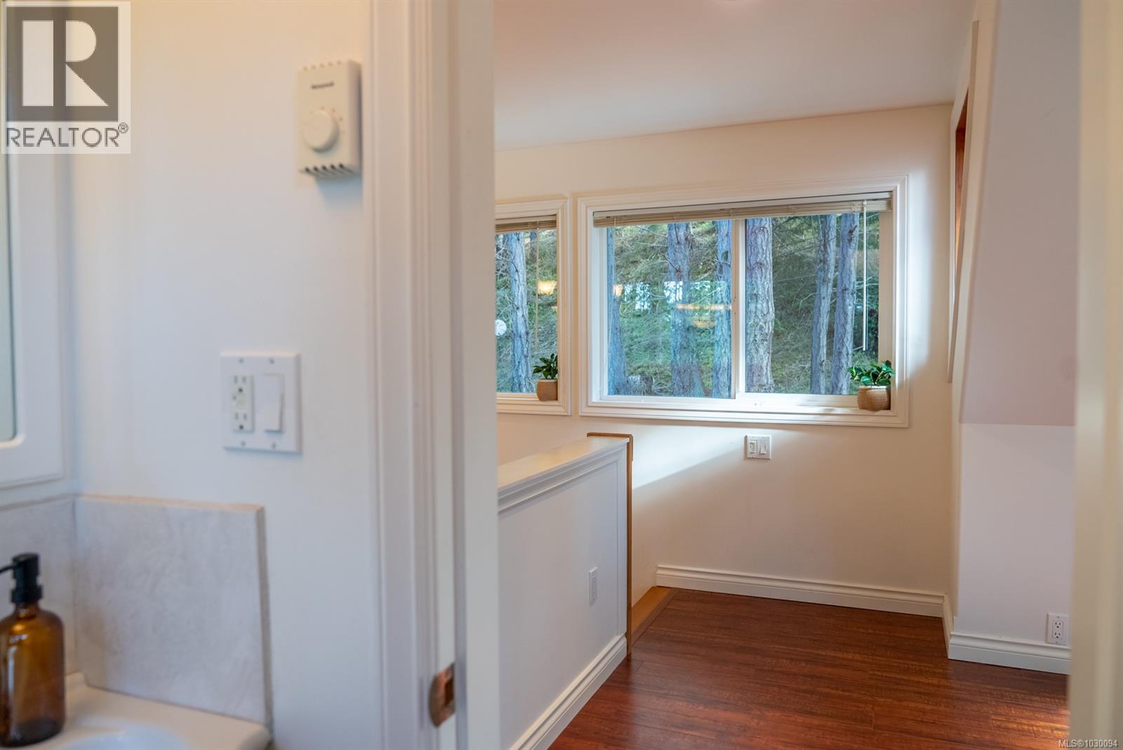 9868 Castle Rd, Pender Island, British Columbia  V0N 2M3 - Photo 27 - 1030094