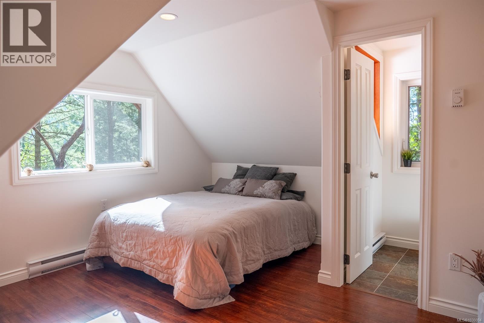 9868 Castle Rd, Pender Island, British Columbia  V0N 2M3 - Photo 21 - 1030094