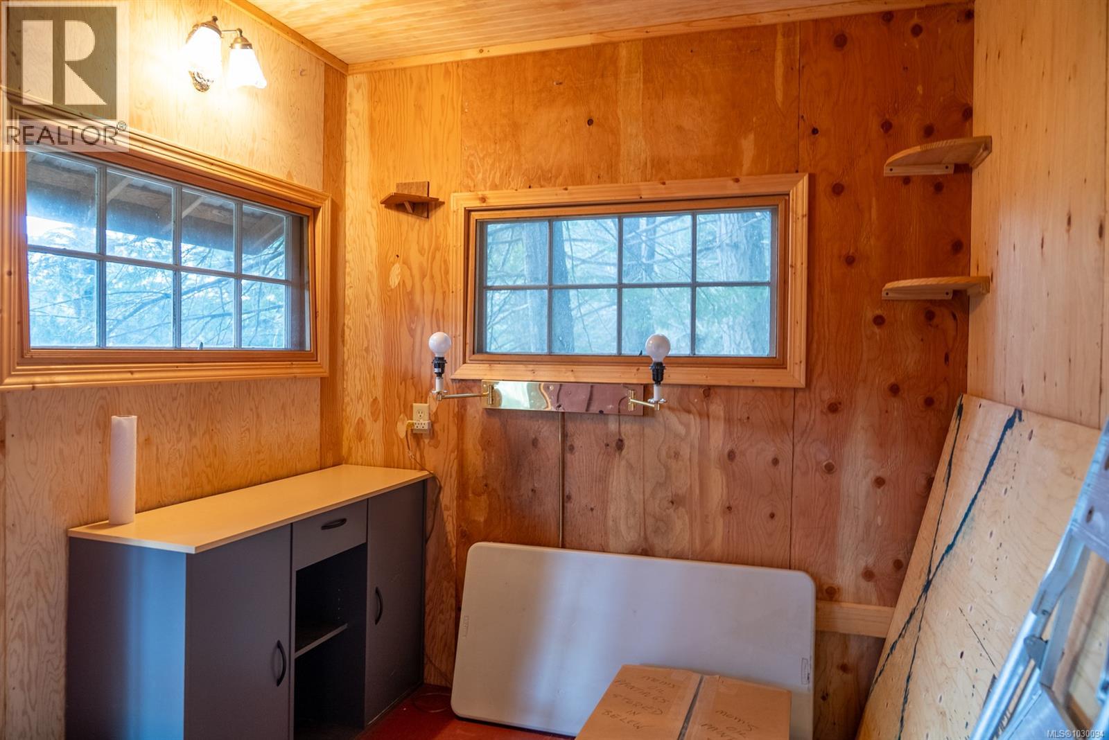 9868 Castle Rd, Pender Island, British Columbia  V0N 2M3 - Photo 52 - 1030094