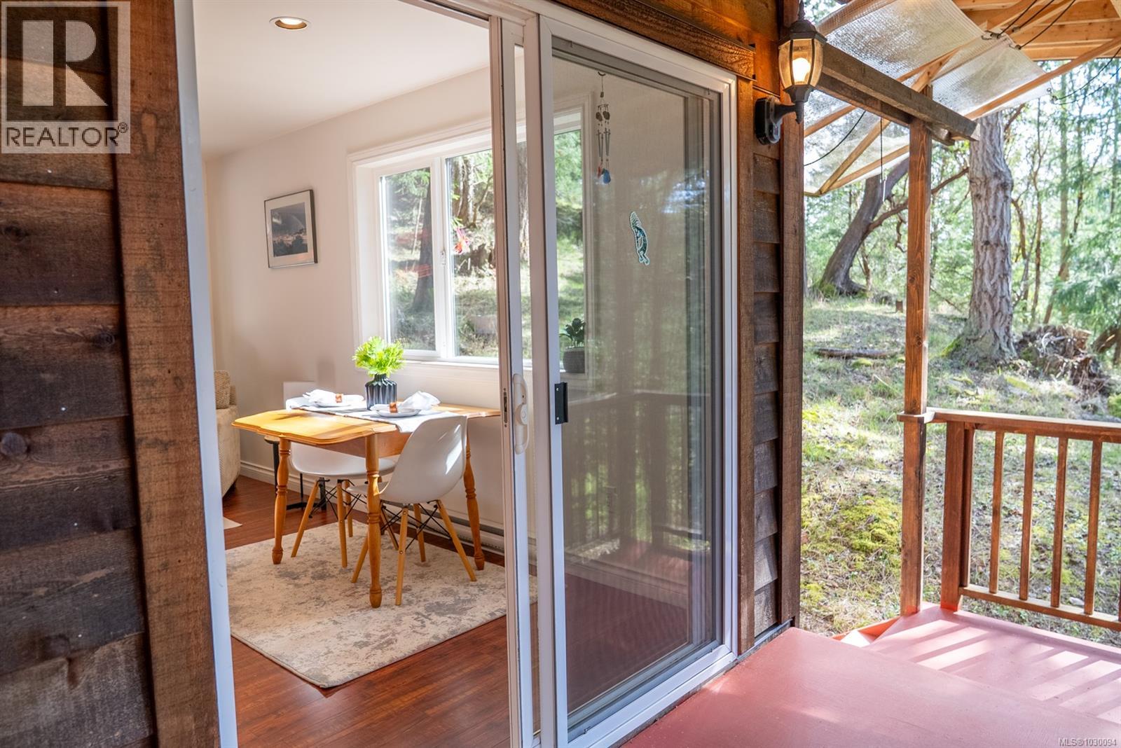 9868 Castle Rd, Pender Island, British Columbia  V0N 2M3 - Photo 32 - 1030094