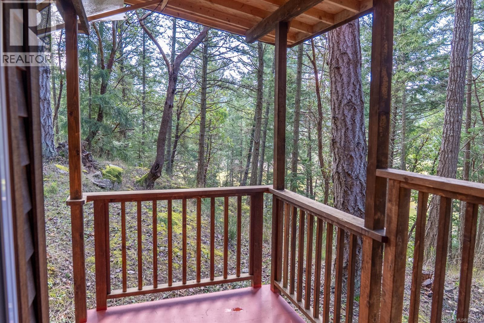 9868 Castle Rd, Pender Island, British Columbia  V0N 2M3 - Photo 30 - 1030094