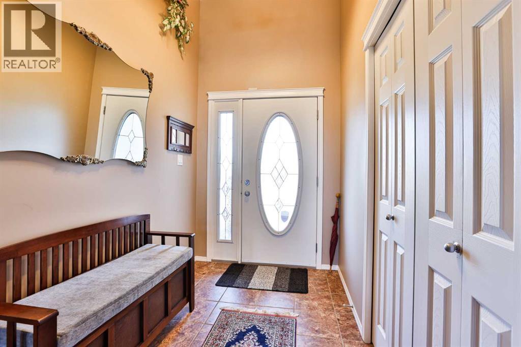 605 Sunridge Crescent W, Lethbridge, Alberta  T1J 0T4 - Photo 2 - A2295177