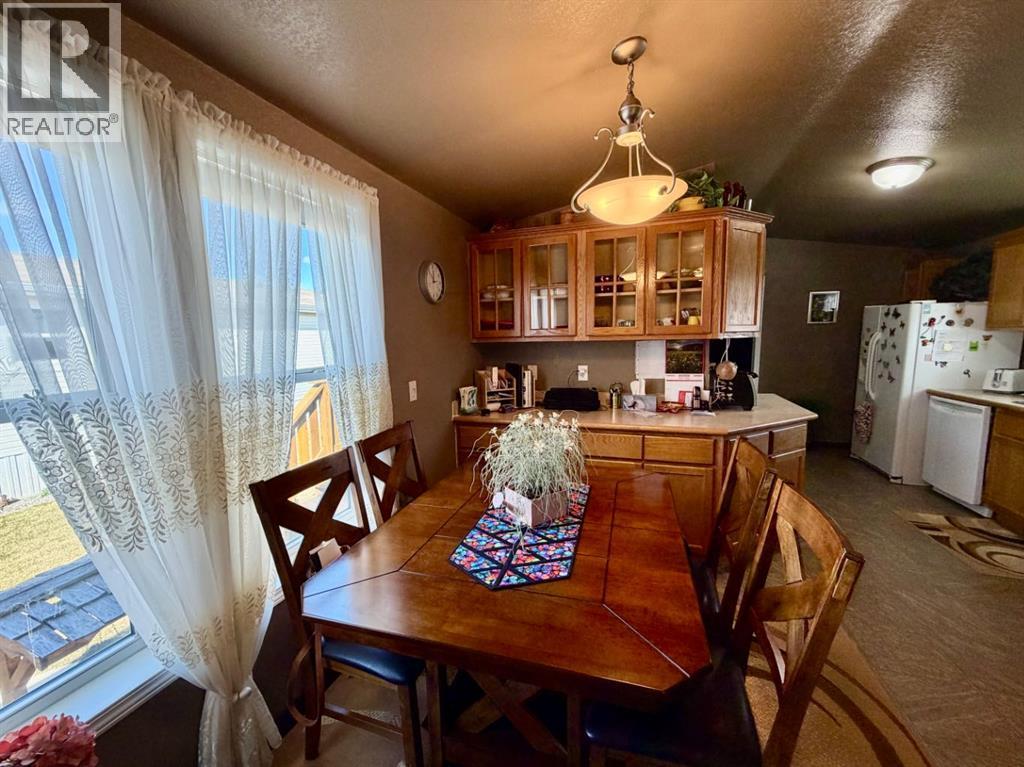 206 Railway Avenue, Coaldale, Alberta  T1M 0A7 - Photo 11 - A2296499