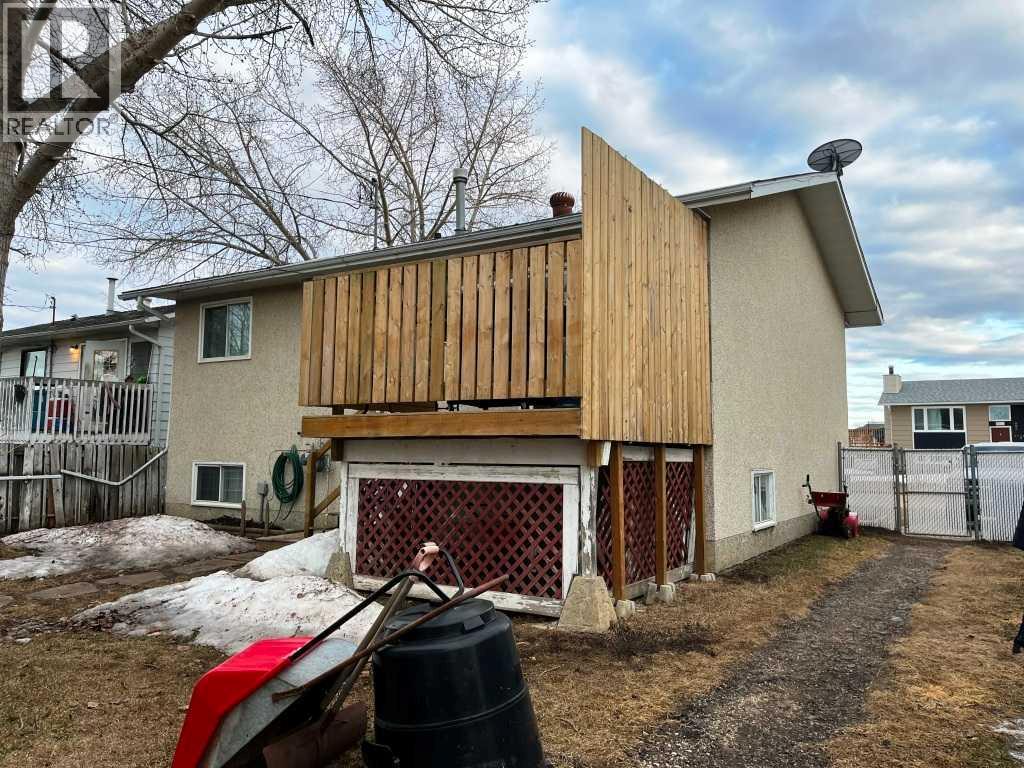 9808 94 Avenue, Wembley, Alberta  T0H 3S0 - Photo 2 - A2295187