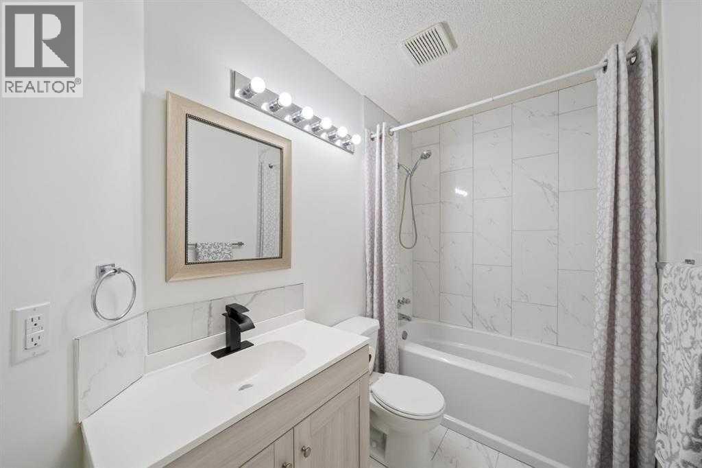 16 Sandringham Close NW, Calgary, Alberta  T3K 3W8 - Photo 28 - A2286563