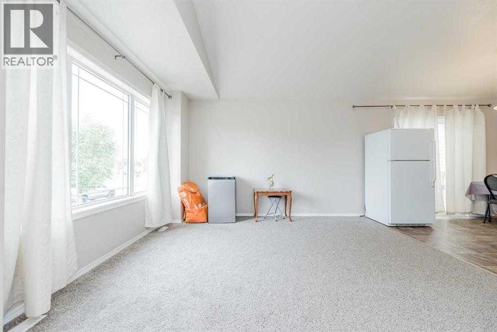 85 Pinnacle Crossing, Grande Prairie, Alberta  T8W 2X4 - Photo 3 - A2299516